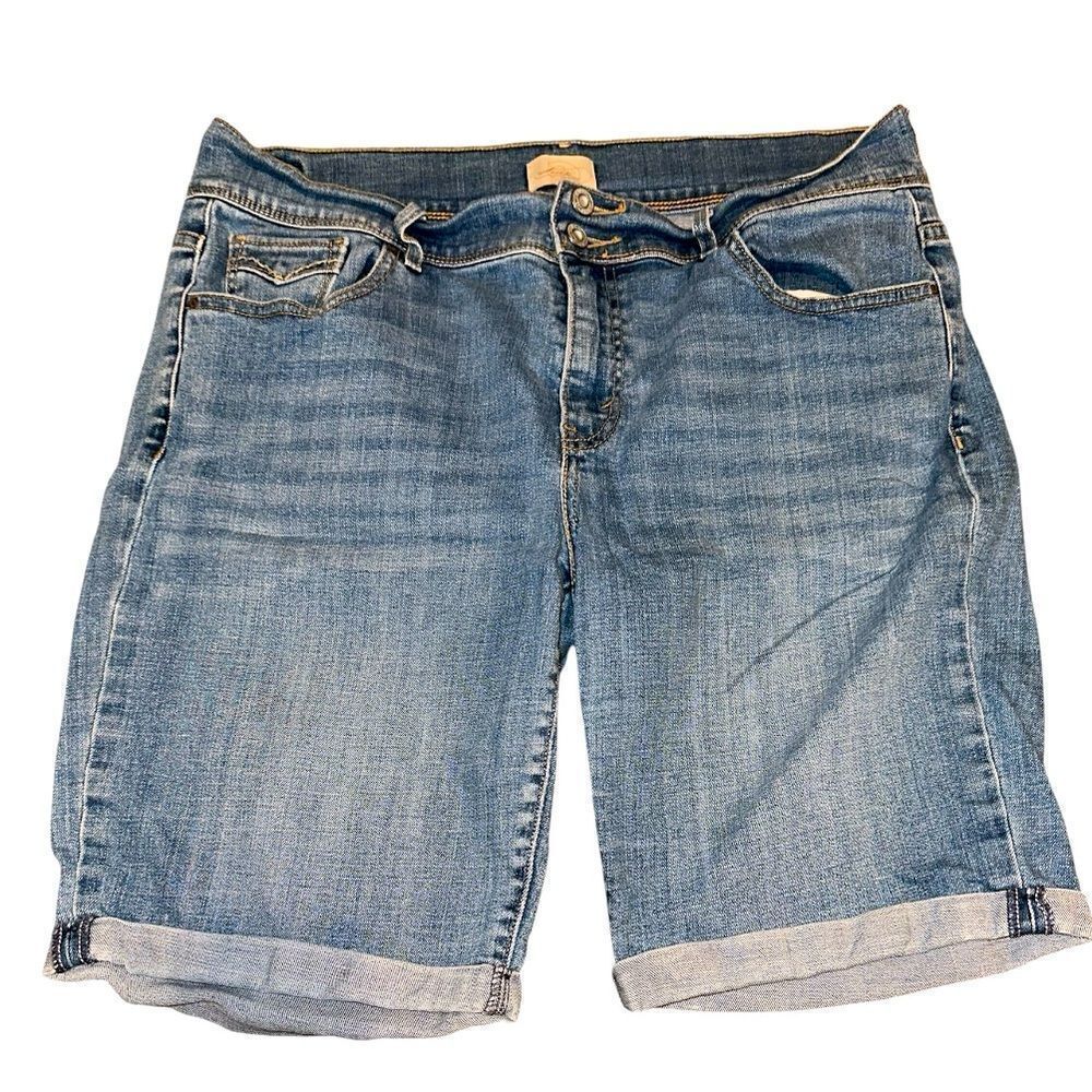Women's Levi's 515 Bermuda Style Mid-Rise Denim Jean Shorts - Size 16